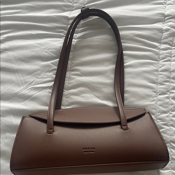 Freja New York Handbags - Freja Elegant Brown Shoulder Bag